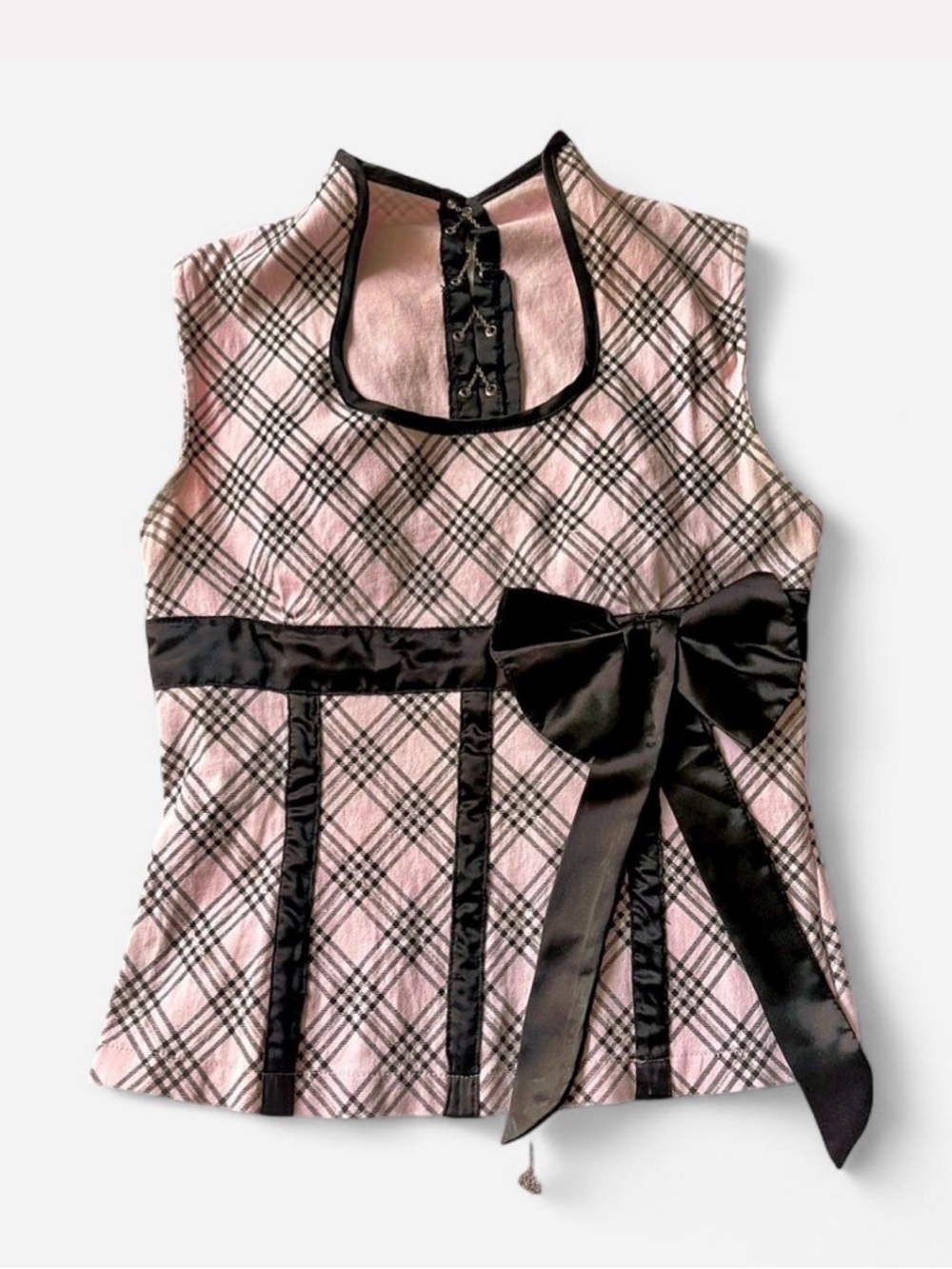 Adorable victoria’s secret aesthetic pink and black chain-link corset top